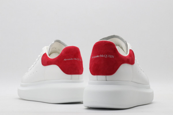 HOT SALE ALEXANDER MCQUEEN Oversized Sneaker