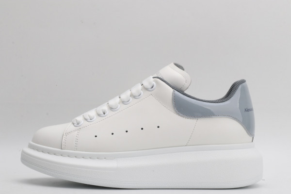 HOT SALE ALEXANDER MCQUEEN Oversized Sneaker