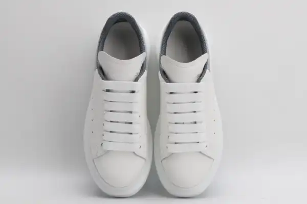 Yupoo bagsoffer ALEXANDER MCQUEEN Oversized Sneaker