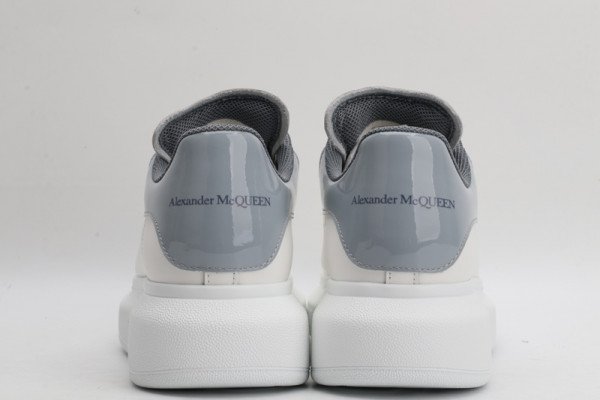 HOT SALE ALEXANDER MCQUEEN Oversized Sneaker