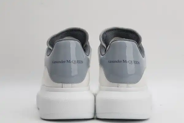 Yupoo bagsoffer ALEXANDER MCQUEEN Oversized Sneaker