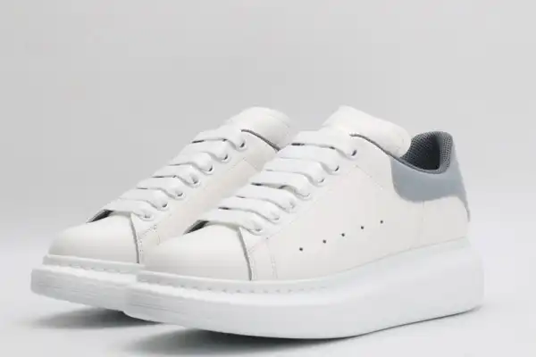 ALEXANDER MCQUEEN Oversized Sneaker