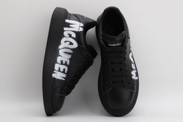 HOT SALE ALEXANDER MCQUEEN Oversized Sneaker