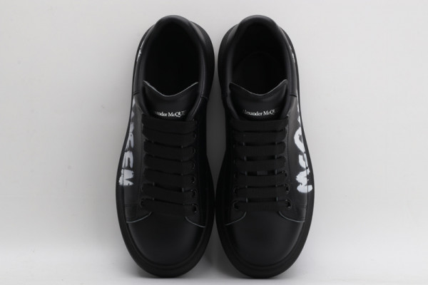 HOT SALE ALEXANDER MCQUEEN Oversized Sneaker