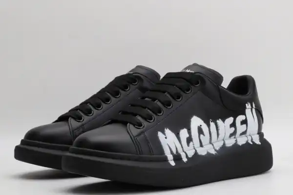 ALEXANDER MCQUEEN Oversized Sneaker