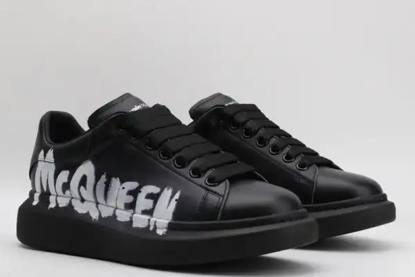 ALEXANDER MCQUEEN Oversized Sneaker