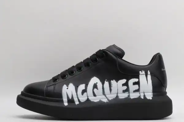 First bag ru ALEXANDER MCQUEEN Oversized Sneaker