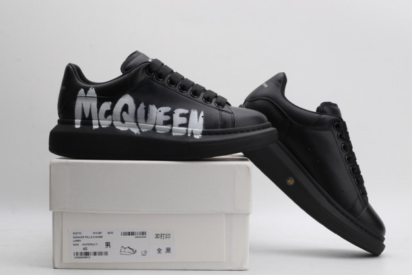 HOT SALE ALEXANDER MCQUEEN Oversized Sneaker