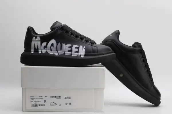 ALEXANDER MCQUEEN Oversized Sneaker