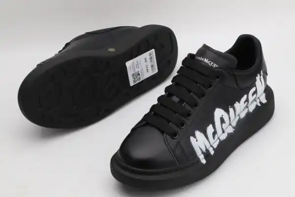 ALEXANDER MCQUEEN Oversized Sneaker