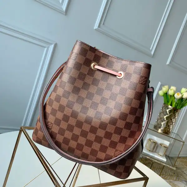 LOUIS VUITTON NÉONOÉ