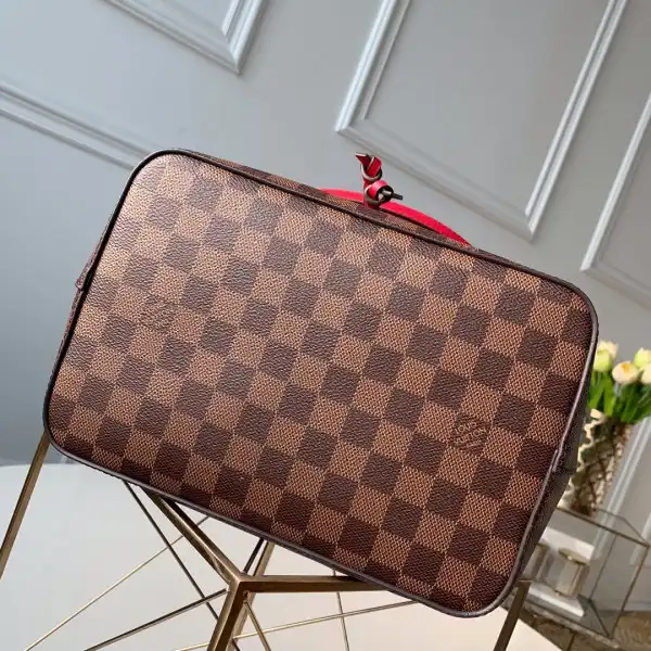 LOUIS VUITTON NÉONOÉ