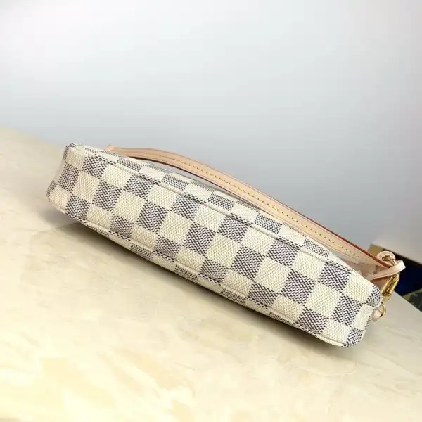 Louis Vuitton POCHETTE ACCESSOIRES