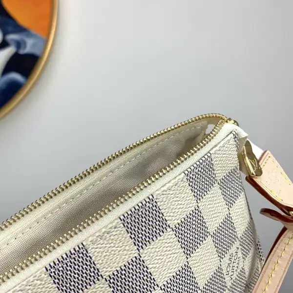 Louis Vuitton POCHETTE ACCESSOIRES