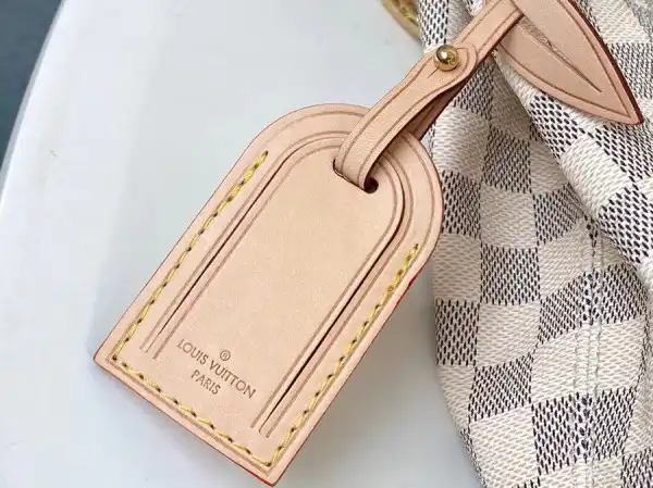 LOUIS VUITTON GRACEFUL PM