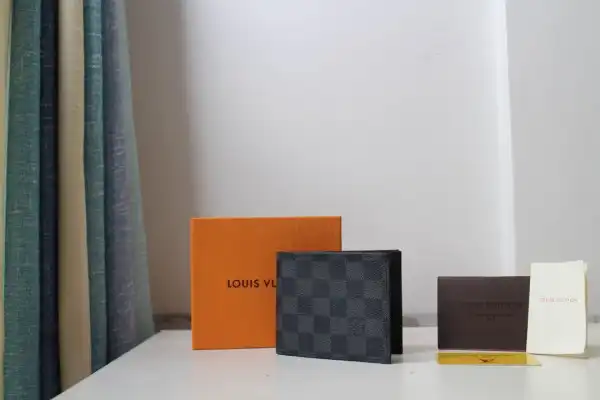 Cheap LOUIS VUITTON AMERIGO WALLET