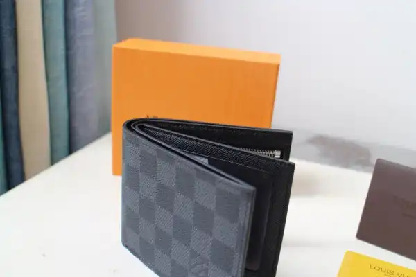 TO LOUIS VUITTON AMERIGO WALLET