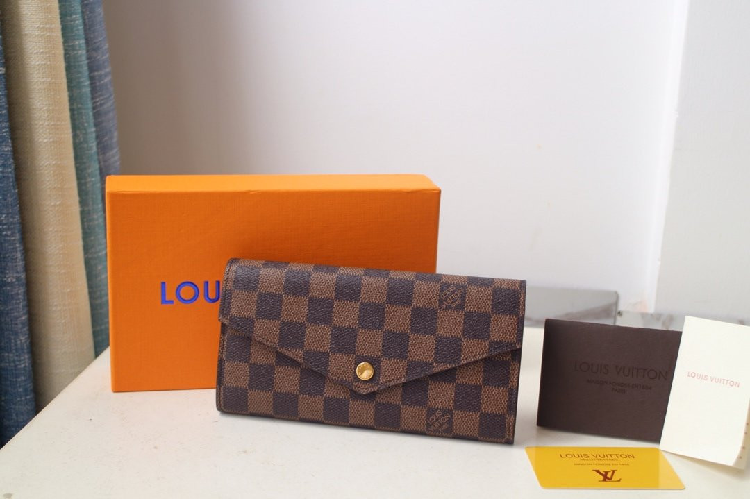 LOUIS VUITTON SARAH WALLET