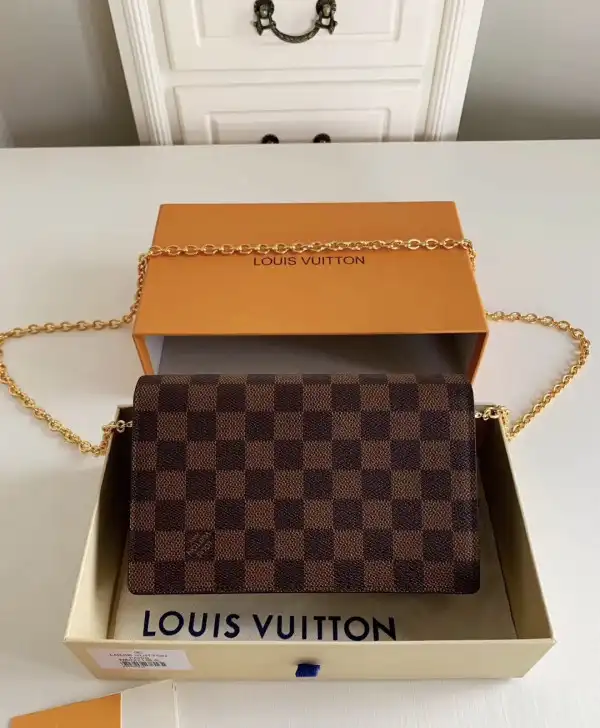 Rep LOUIS VUITTON VAVIN CHAIN WALLET