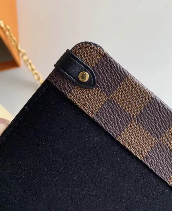 Rep LOUIS VUITTON VAVIN CHAIN WALLET