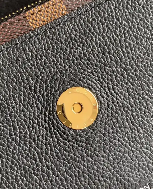 Rep LOUIS VUITTON VAVIN CHAIN WALLET