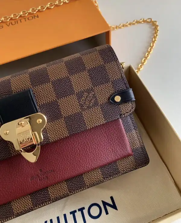 LOUIS VUITTON VAVIN CHAIN WALLET