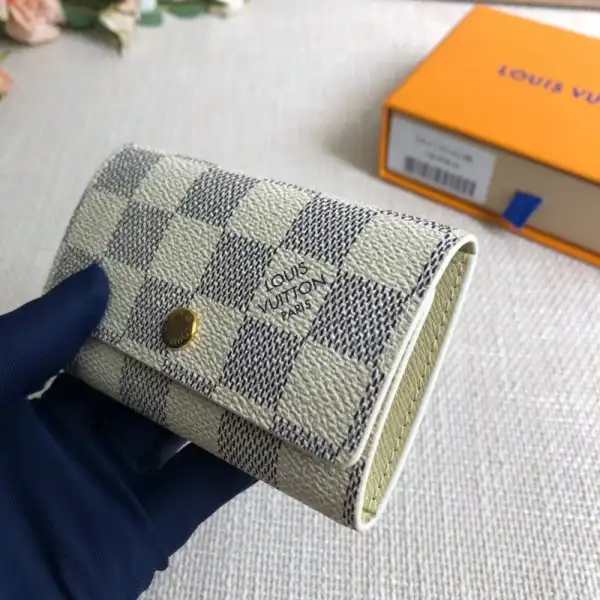 LOUIS VUITTON 6 KEY HOLDER