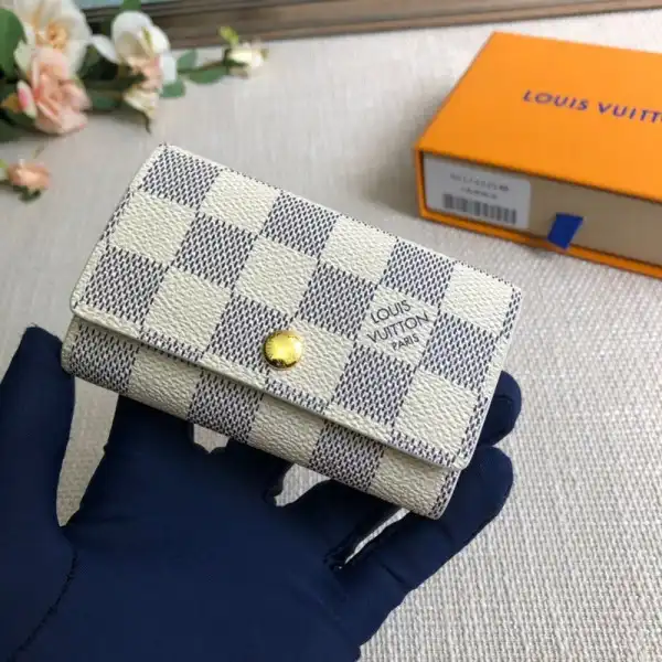 Affordable LOUIS VUITTON 6 KEY HOLDER