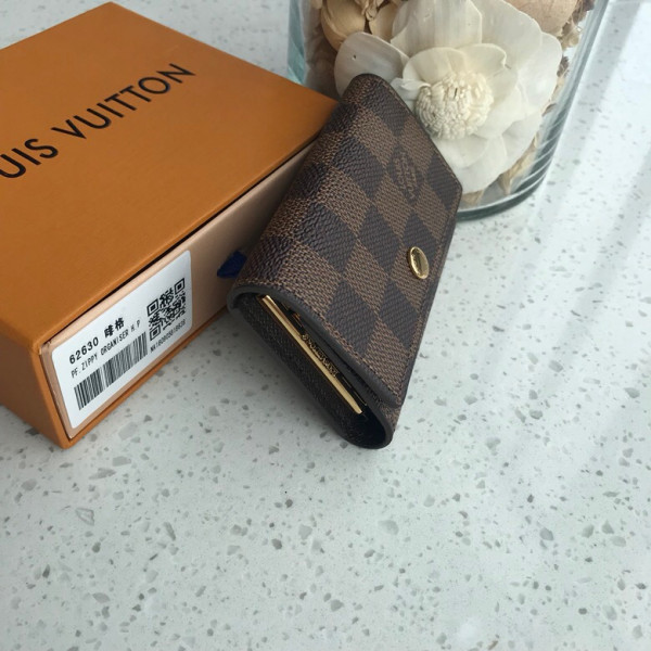 LOUIS VUITTON 6 KEY HOLDER