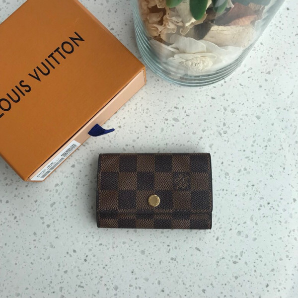 LOUIS VUITTON 6 KEY HOLDER