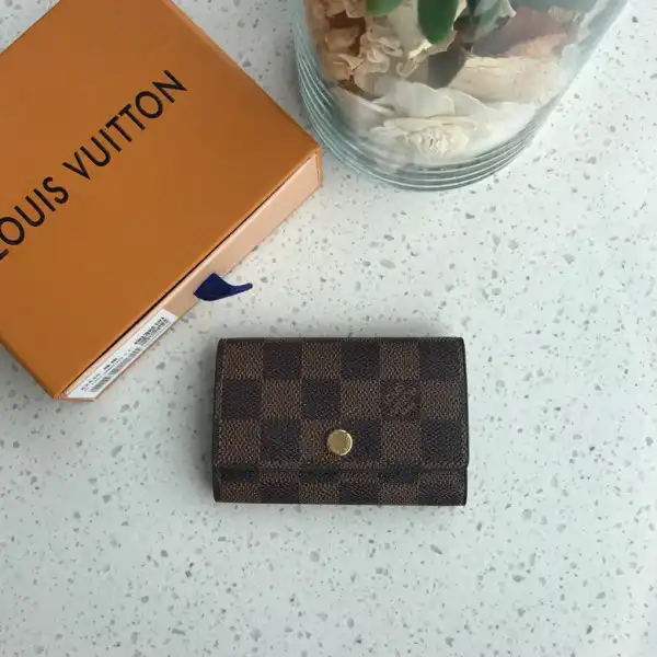 Affordable LOUIS VUITTON 6 KEY HOLDER