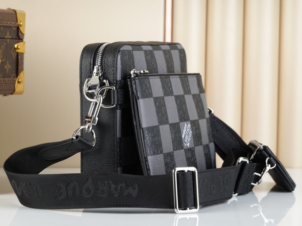 [FREE SHIPPING] LOUIS VUITTON TRIO MESSENGER