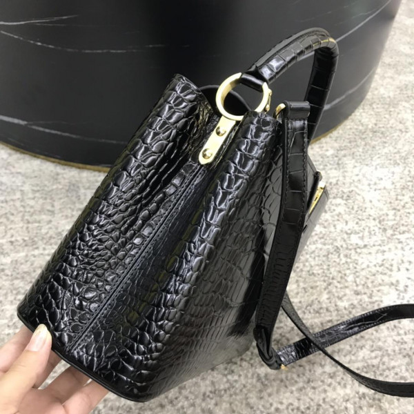 [FREE SHIPPING] LOUIS VUITTON CAPUCINES PM