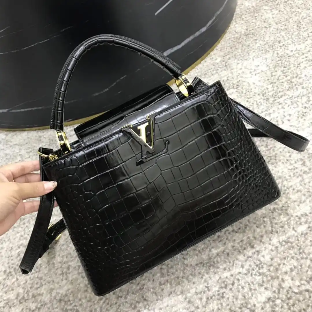 LOUIS VUITTON CAPUCINES PM