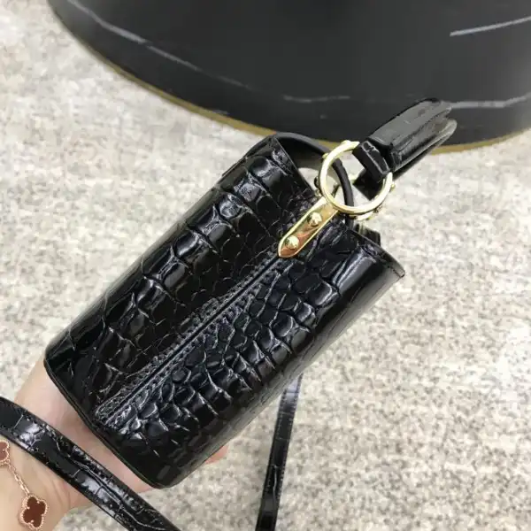 LOUIS VUITTON CAPUCINES MINI