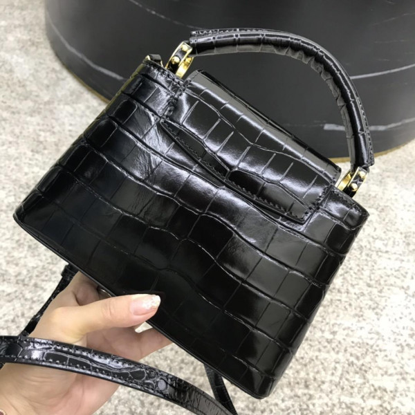 LOUIS VUITTON CAPUCINES MINI