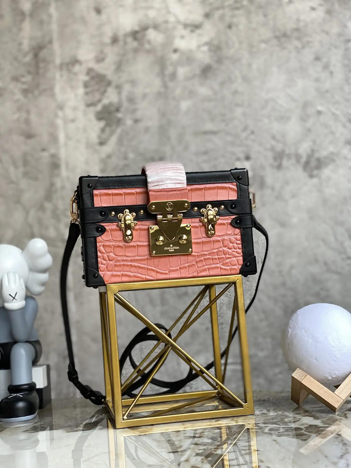 Firstbag Ru LOUIS VUITTON PETITE MALLE