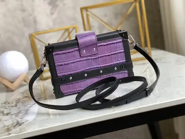 LOUIS VUITTON PETITE MALLE