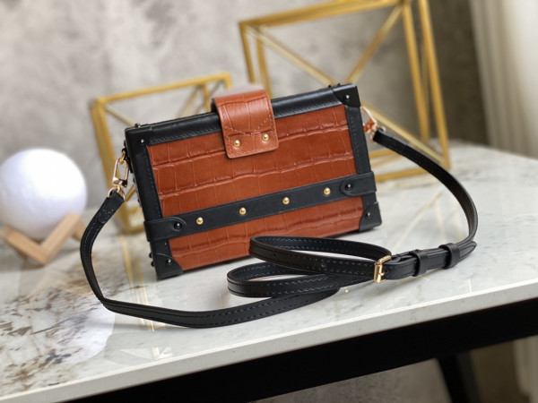 LOUIS VUITTON PETITE MALLE