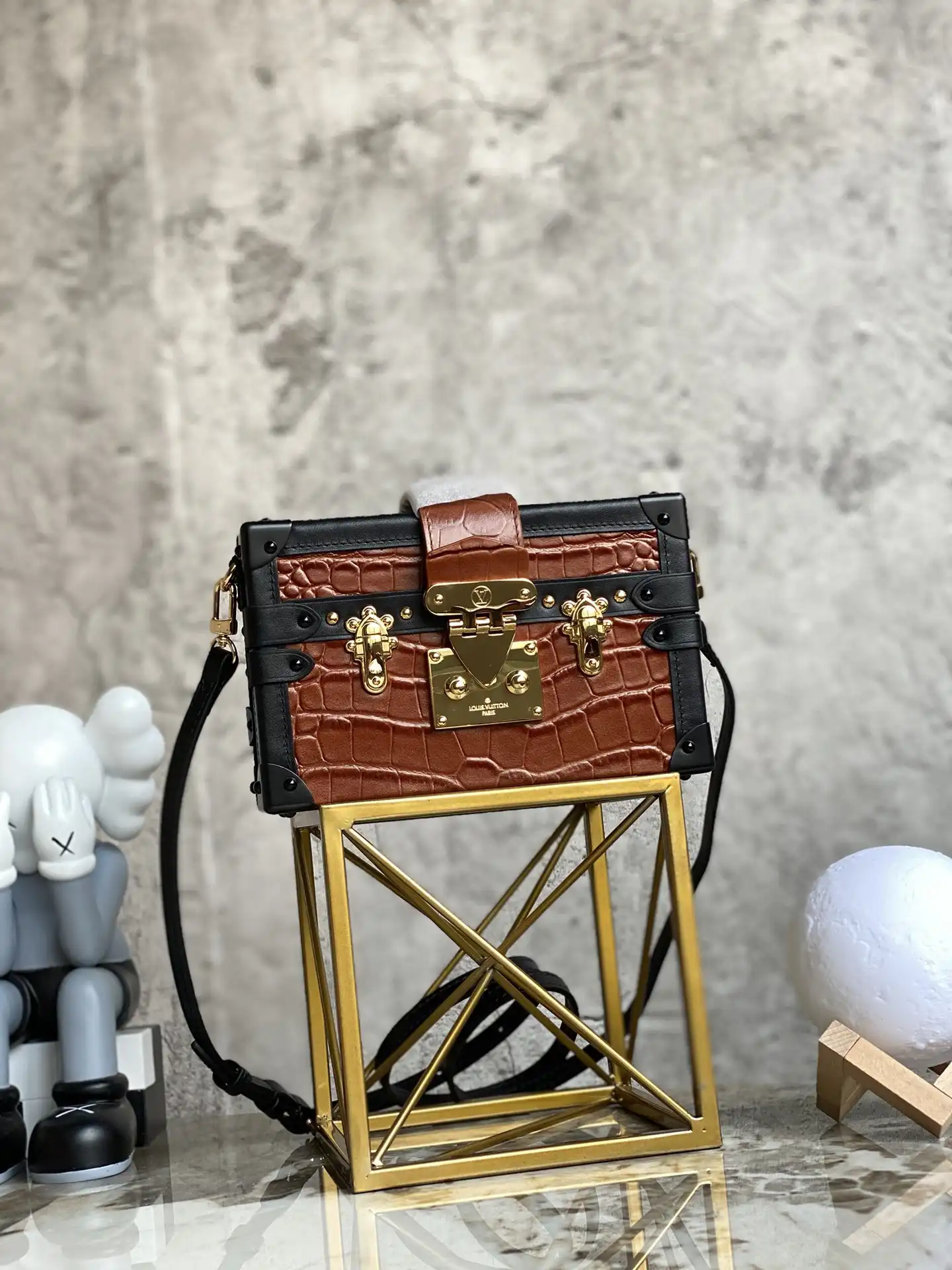 First bag ru LOUIS VUITTON PETITE MALLE