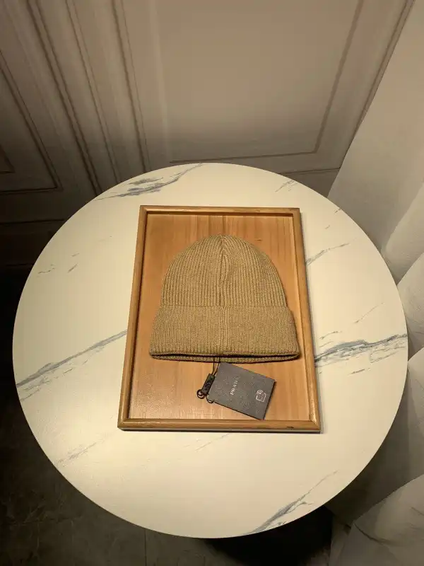 Bagsoffer PRADA HAT