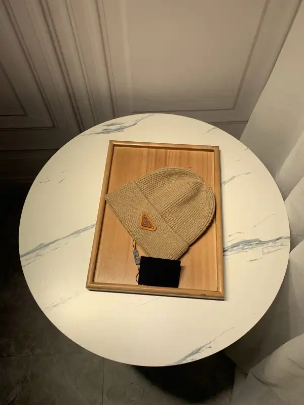 Bagsoffer PRADA HAT