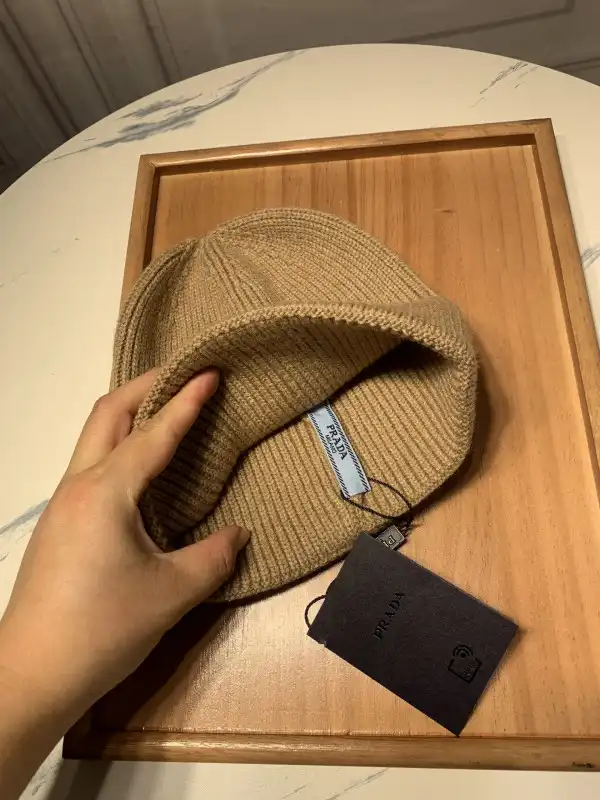 Bagsoffer PRADA HAT