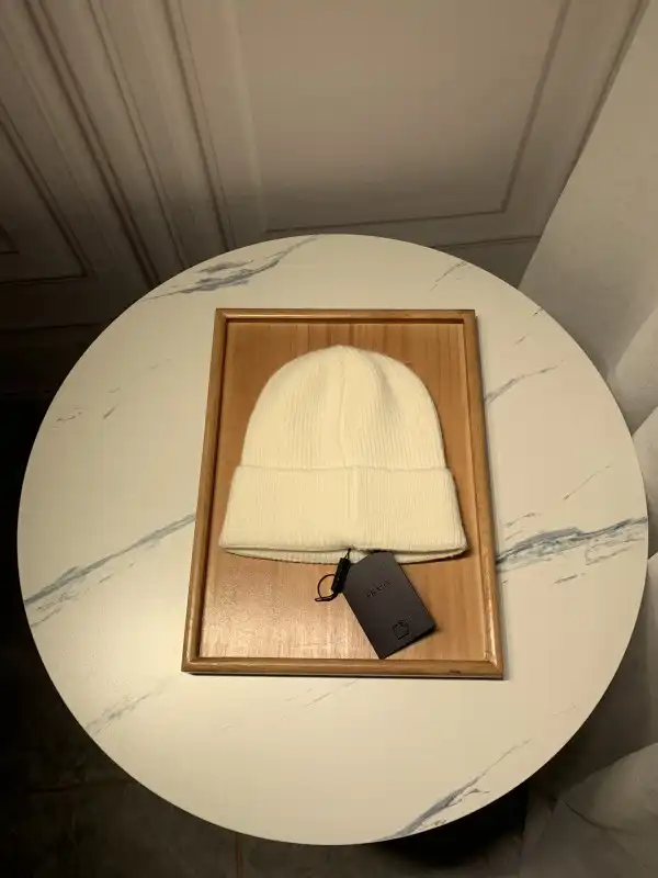 Bagsoffer PRADA HAT