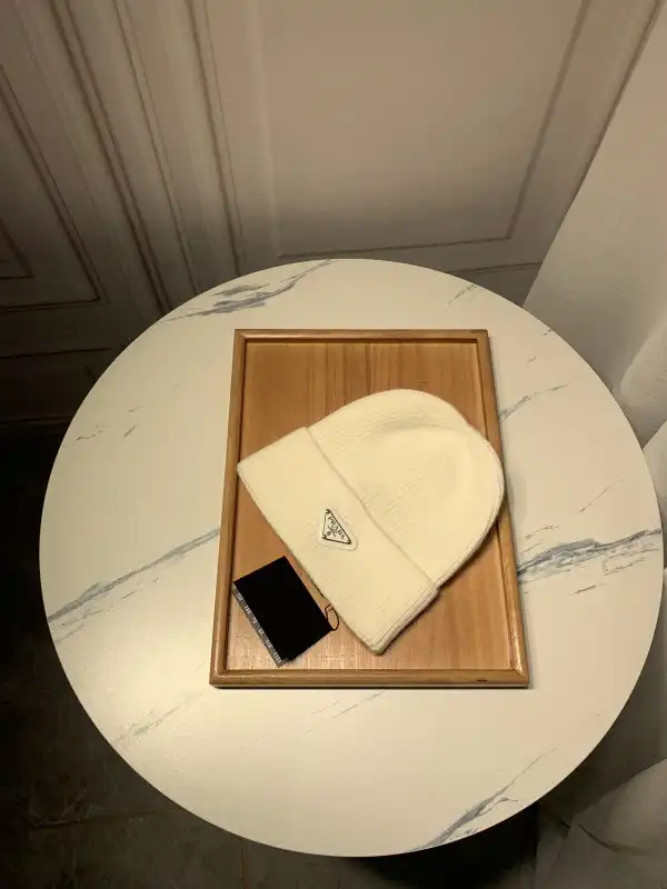 Bagsoffer PRADA HAT