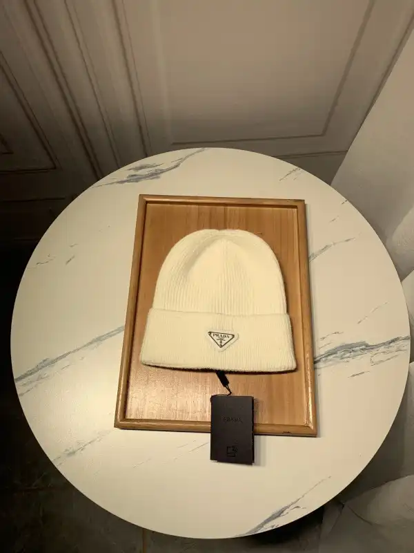 Bagsoffer PRADA HAT