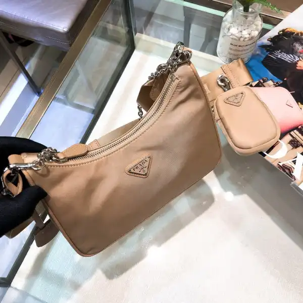 Bagsoffer yupoo PRADA NYLON HOBO BAG