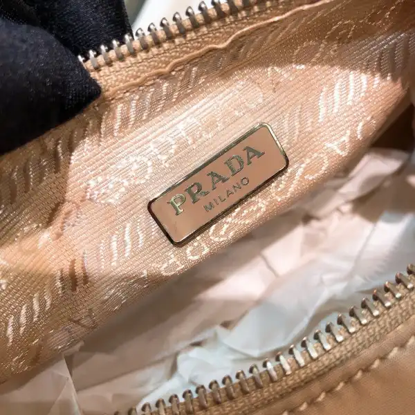 Frstbag ru PRADA NYLON HOBO BAG