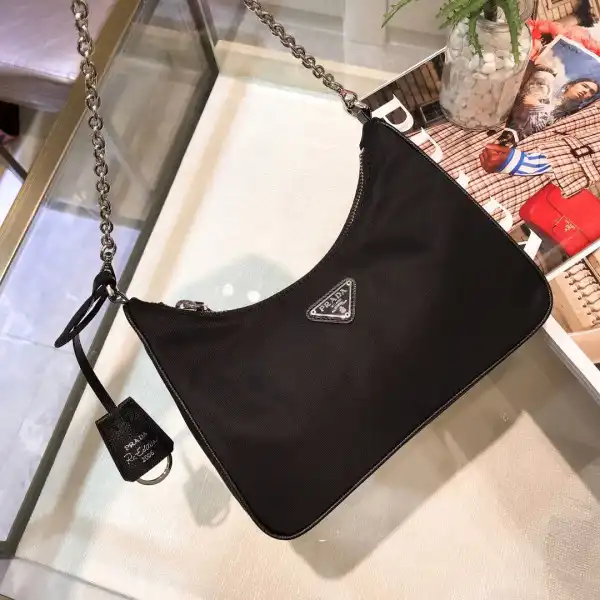 Yupoo bagsoffer PRADA NYLON HOBO BAG