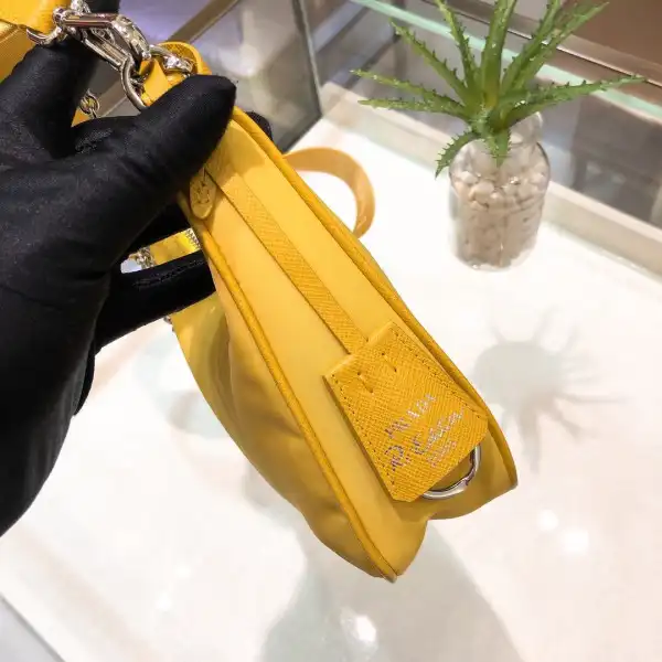 Yupoo bagsoffer PRADA NYLON HOBO BAG